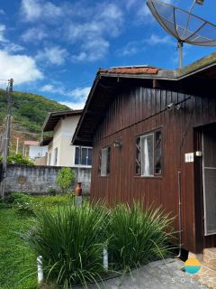 Casa à venda de 70m² na Praia da Armação - Penha S/C. Ref.472