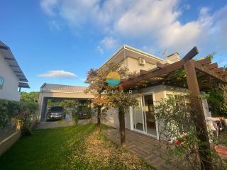 Casa Mobiliada a 200m da praia, com 4 suítes na Praia Grande em Penha /SC. Ref.476