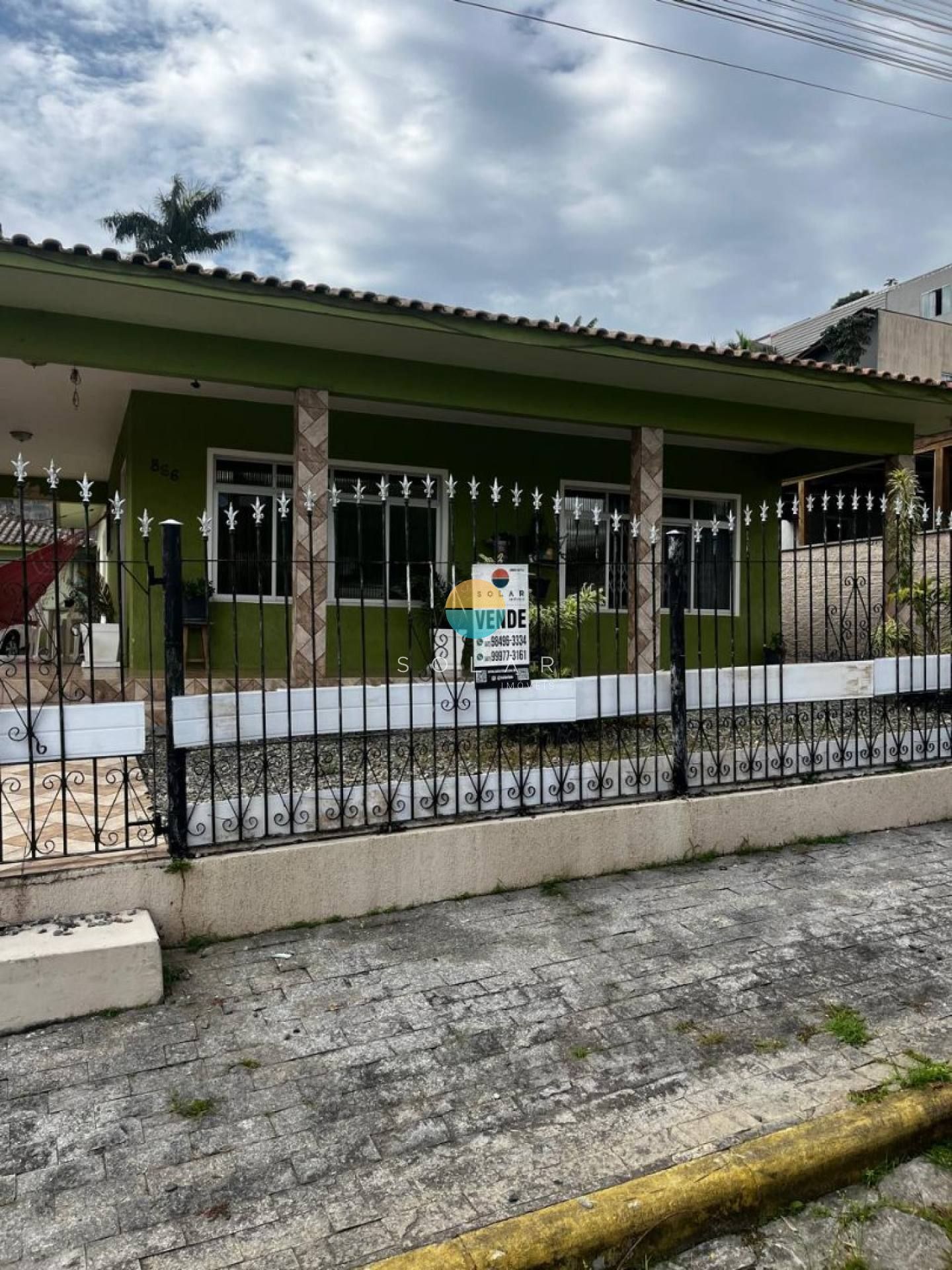 Seu Lar a 200m da Praia da Armação do Itapocoroy – 130m², Perto de Creche, Praça, Mercado e Praias! Ref.485