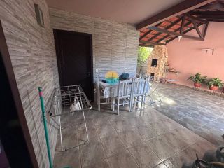 Casa à venda com terreno surpreendente mais Kitinete de 25m² no Centro de Penha/SC. Ref.498