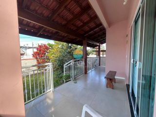 Casa à venda com terreno surpreendente mais Kitinete de 25m² no Centro de Penha/SC. Ref.498