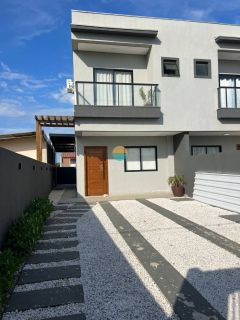 Sobrado com amplo espaço externo e 2 Suítes em Itajuba - Barra Velha/SC. Ref. 490