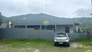 Casa à venda com 4 Dormitórios sendo 1 Suíte com 280m² na Armação em Penha / SC. Ref.493