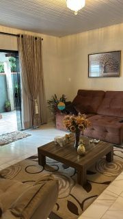 Casa à venda com 4 Dormitórios sendo 1 Suíte com 280m² na Armação em Penha / SC. Ref.493