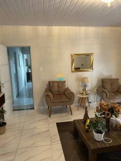 Casa à venda com 4 Dormitórios sendo 1 Suíte com 280m² na Armação em Penha / SC. Ref.493