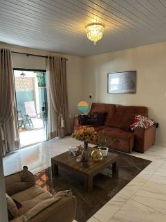 Casa à venda com 4 Dormitórios sendo 1 Suíte com 280m² na Armação em Penha / SC. Ref.493