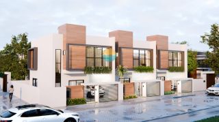 Sobrados Imponentes, Acabamento de Alto Padrão e Localização Estratégica, no bairro Centro em Penha/SC. Ref.496