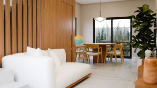 Sobrados Imponentes, Acabamento de Alto Padrão e Localização Estratégica, no bairro Centro em Penha/SC. Ref.496