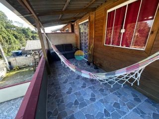 Casa principal mais duas casas! Oportunidade de renda extra! na Armação em Penha /SC. Ref.504
