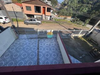 Casa principal mais duas casas! Oportunidade de renda extra! na Armação em Penha /SC. Ref.504