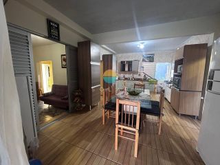 Casa principal mais duas casas! Oportunidade de renda extra! na Armação em Penha /SC. Ref.504