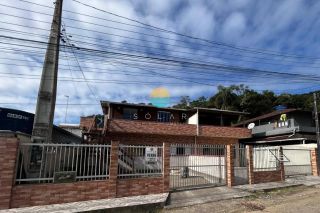 Casa principal mais duas casas! Oportunidade de renda extra! na Armação em Penha /SC. Ref.504