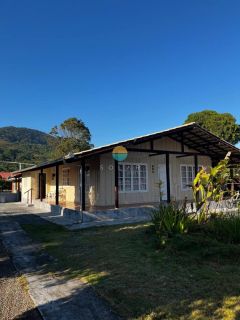 Casa encantadora entre a Praia do Trapiche e a do Cascalho, 150m² de área construída com 3 Dormitórios em Penha / SC. Ref.505