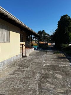 Casa encantadora entre a Praia do Trapiche e a do Cascalho, 150m² de área construída com 3 Dormitórios em Penha / SC. Ref.505