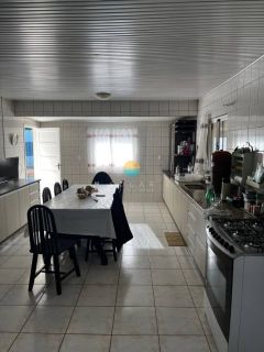 Casa encantadora entre a Praia do Trapiche e a do Cascalho, 150m² de área construída com 3 Dormitórios em Penha / SC. Ref.505