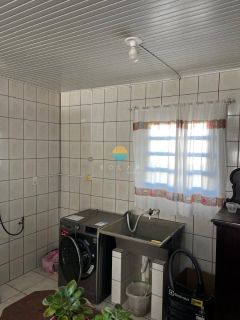 Casa encantadora entre a Praia do Trapiche e a do Cascalho, 150m² de área construída com 3 Dormitórios em Penha / SC. Ref.505