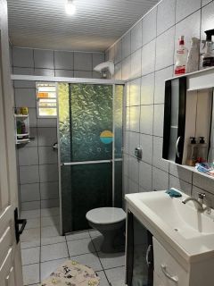 Casa encantadora entre a Praia do Trapiche e a do Cascalho, 150m² de área construída com 3 Dormitórios em Penha / SC. Ref.505