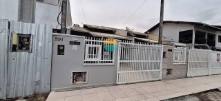 Geminado de 76m² semi mobiliado com 2 Dormitórios no bairro Gravatá em Navegantes / SC. Ref.516