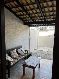 Espetacular sobrado semi mobiliado com 82m² no bairro da Armação do Itapocoroi, Penha /SC. Ref. 513