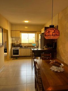 Espetacular sobrado semi mobiliado com 82m² no bairro da Armação do Itapocoroi, Penha /SC. Ref. 513