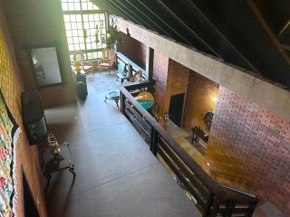 Autêntico pé na areia — 2.709 m² de terreno com acesso direto ao mar, em uma das localizações mais exclusivas de Penha: a deslumbrante Praia do Poá, Penha/SC. Ref. 517