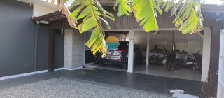 Oportunidade de negócio! Duas casas em um único imóvel com 300m² na Praia da Armação do Itapocory, Penha / SC. Ref. 515