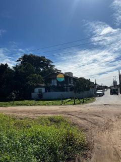 Oportunidade de negócio! Duas casas em um único imóvel com 300m² na Praia da Armação do Itapocory, Penha / SC. Ref. 515