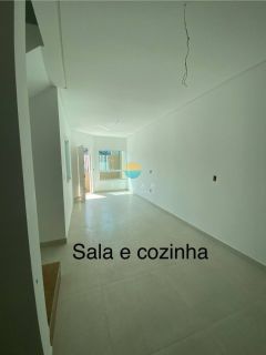 Sobrado de 102m² com 2 suítes na Praia da Armação do Itapocoroi, Penha / SC. Ref. 519