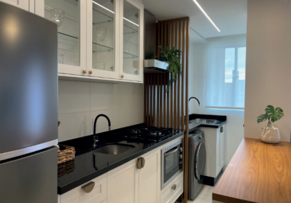 Apartamento à venda com 2 dormitórios no Centro de Penha/SC. Ref