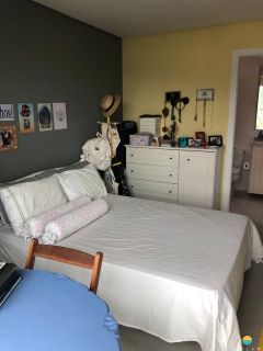 Apartamento Frente mar, aprox. 70m da praia com 2 suítes na Praia de Armação do Itapocory em Penha. Ref. 102