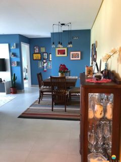 Apartamento Frente mar, aprox. 70m da praia com 2 suítes na Praia de Armação do Itapocory em Penha. Ref. 102