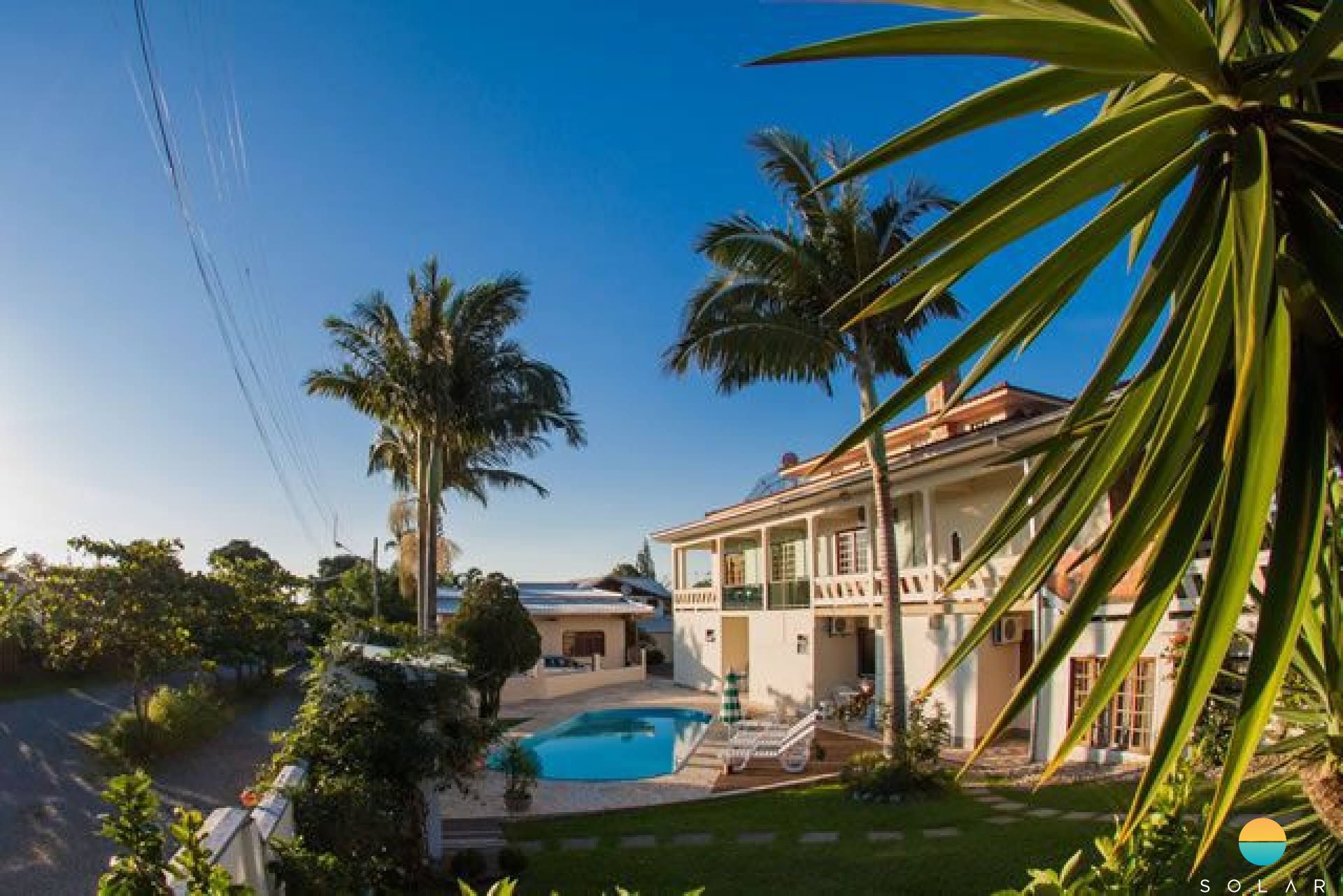 Oportunidade incrível: Pousada à Venda a 140m da Praia de Armação, Penha - SC. Ref. 113