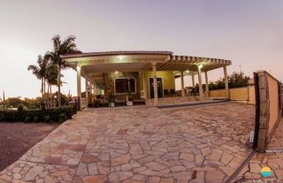 Oportunidade incrível: Pousada à Venda a 140m da Praia de Armação, Penha - SC. Ref. 113