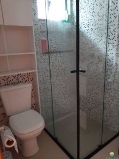 Geminado mobiliado com 2 dormitórios, aprox. 800m da Praia em Bal. Piçarras/SC. Ref. 120