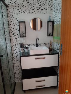 Geminado mobiliado com 2 dormitórios, aprox. 800m da Praia em Bal. Piçarras/SC. Ref. 120