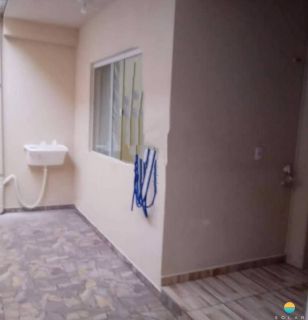 Prédio com 4 apartamentos de 2 dormitórios, aprox. 300m da Praia no Centro de Penha/SC. Ref. 148