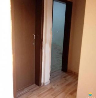 Prédio com 4 apartamentos de 2 dormitórios, aprox. 300m da Praia no Centro de Penha/SC. Ref. 148