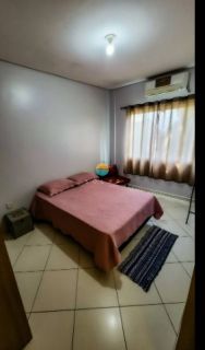 Apartamento de 170m² com 04 dormitórios, sendo 01 suíte aprox. 700m da praia no Centro de Penha-SC. Ref. 176