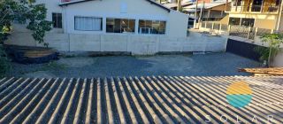 Casa com ponto comercial pé na areia, em uma das mais belas praias de Penha - SC. Ref. 192