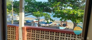 Casa com ponto comercial pé na areia, em uma das mais belas praias de Penha - SC. Ref. 192