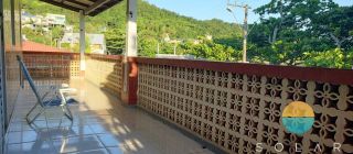 Casa com ponto comercial pé na areia, em uma das mais belas praias de Penha - SC. Ref. 192