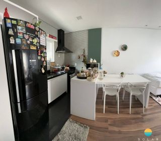 Lindo sobrado com 03 dormitórios aprox. 600m da praia e 350m do Parque Beto Carrero em Penha/SC. Ref. 196