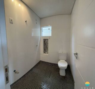 Lindo sobrado com 03 dormitórios aprox. 600m da praia e 350m do Parque Beto Carrero em Penha/SC. Ref. 196