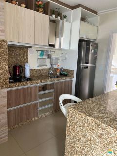 Apartamento à venda com 3 quartos sendo 1 suíte, aprox. 170m da Praia do Quilombo. Ref. 205