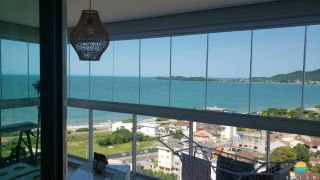 Apartamento finamente mobiliado no Velutti Home Club, com 3 dormitórios aprox. 60m da praia. Ref. 207