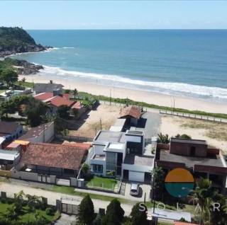 Sobrado Alto Padrão aprox. 60m da Praia Grande! Ref. 206