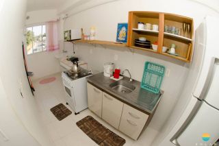 Apartamento mobiliado fica 500m do Beto Carrero World e aprox. 500m da praia. Ref. 222