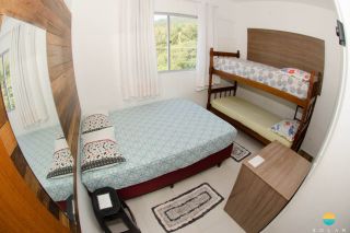 Apartamento mobiliado fica 500m do Beto Carrero World e aprox. 500m da praia. Ref. 222