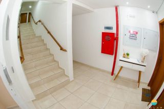 Apartamento mobiliado fica 500m do Beto Carrero World e aprox. 500m da praia. Ref. 222