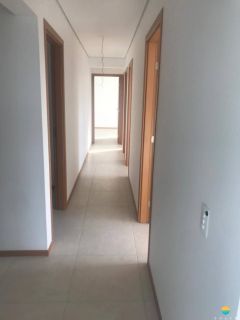 Apartamento de FRENTE PARA O MAR, 4 dormitórios e 2 garagens. Aprox. 50m da Praia de Armação em Penha/SC. Ref. 234